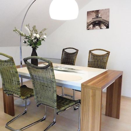 2 Bedroom Nice Apartment In Bad Pyrmont Bagian luar foto