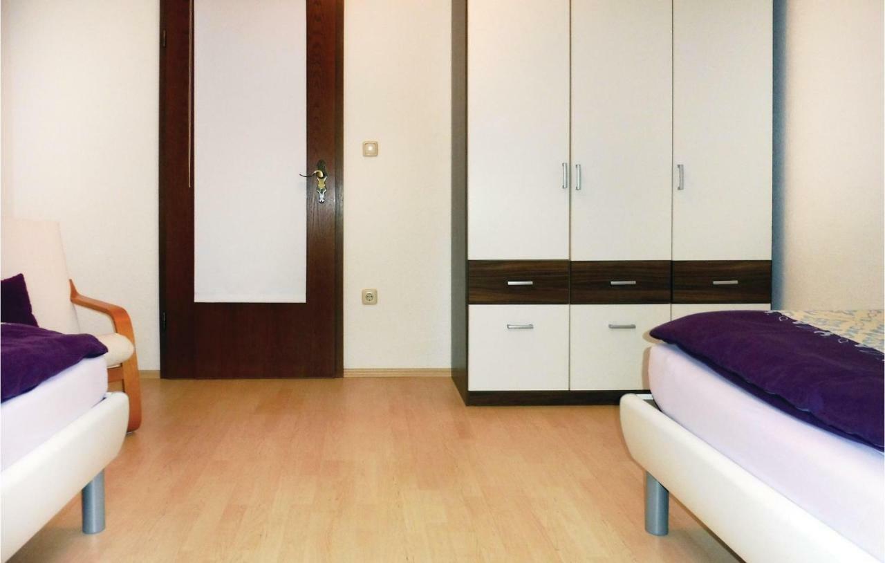 2 Bedroom Nice Apartment In Bad Pyrmont Bagian luar foto