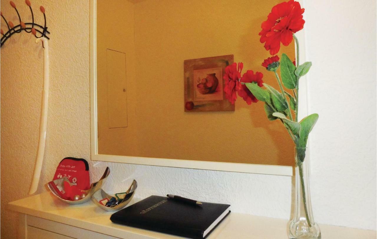 2 Bedroom Nice Apartment In Bad Pyrmont Bagian luar foto